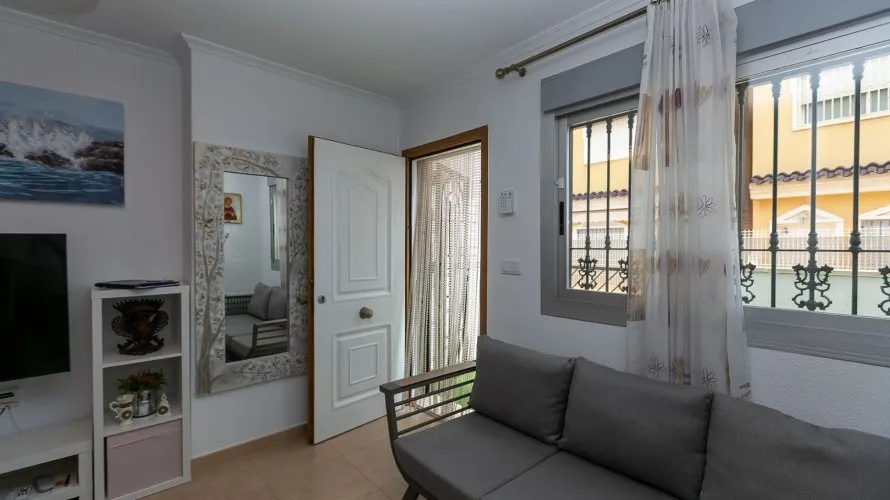 House de 132m² à Guardamar del Segura, Espagne No. 726 № 7