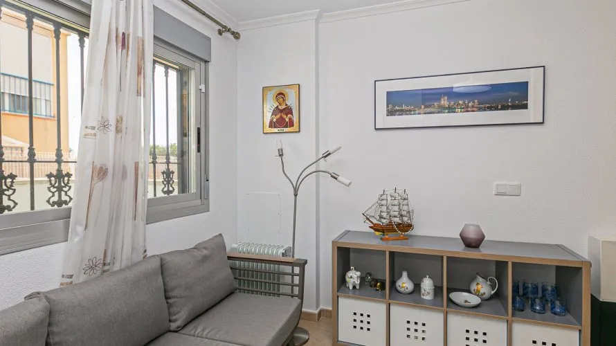 House de 132m² à Guardamar del Segura, Espagne No. 726 № 12