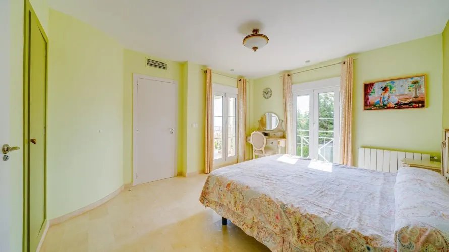 Villa de 4 chambres à Finestrat, Espagne No. 201 № 24