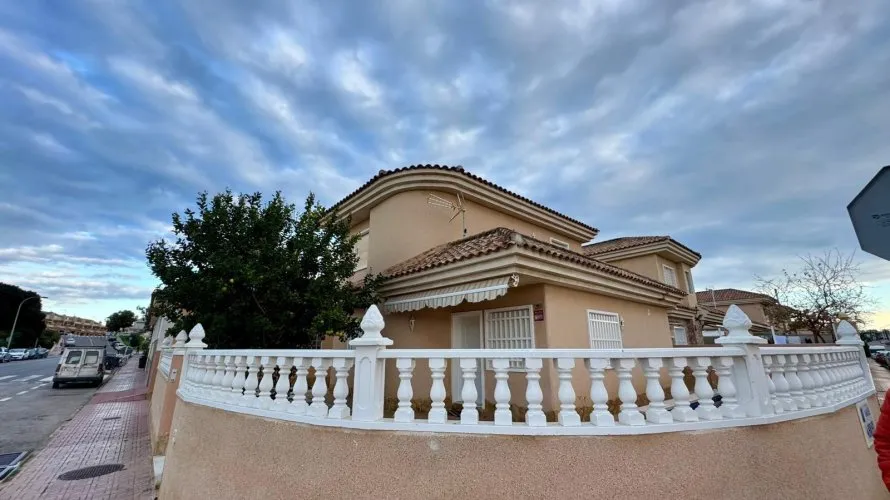 Apartment de 3 chambres à Torrevieja, Espagne No. 702 № 22