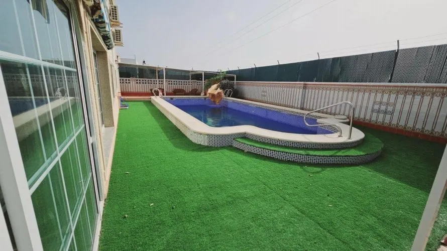 Villa de 5 chambres à Torrevieja, Espagne No. 507 № 9