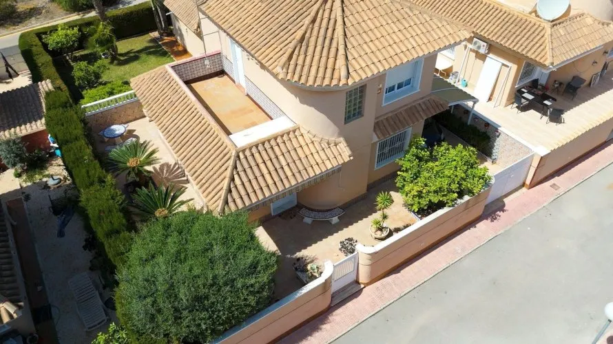 Villa de 3 chambres à Torrevieja, Espagne No. 180 № 14