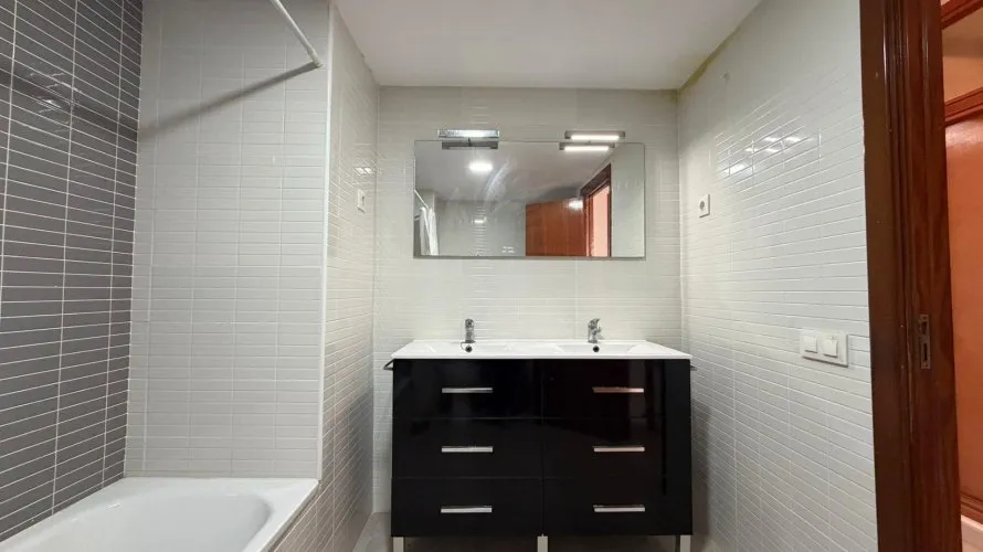 Apartment de 4 chambres à Torrevieja, Espagne No. 691 № 24