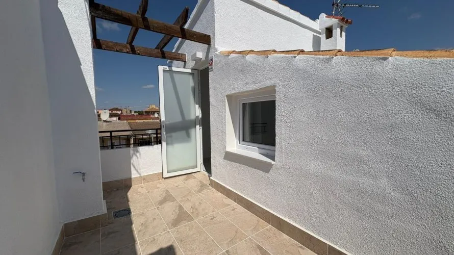 House de 3 chambres à Torrevieja, Espagne No. 561 № 15