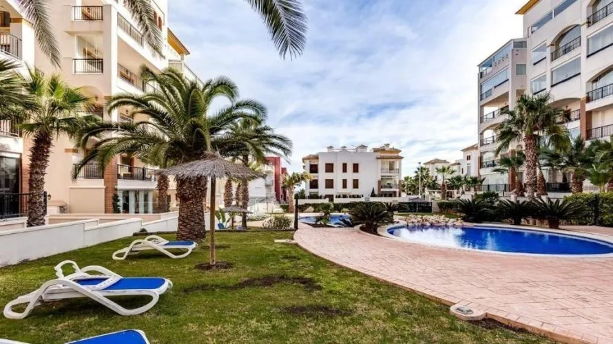 Apartment de 3 chambres à Guardamar del Segura, Espagne No. 451 № 2