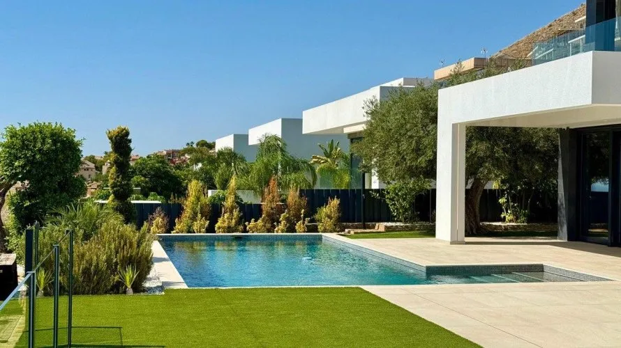 Villa de 890m² à Benidorm, Espagne No. 587 № 8