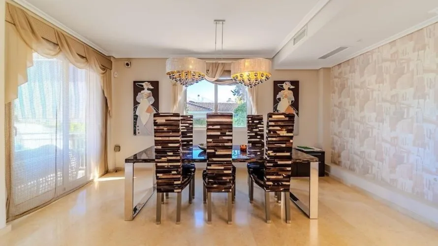 Villa de 5 chambres à Torrevieja, Espagne No. 519 № 8