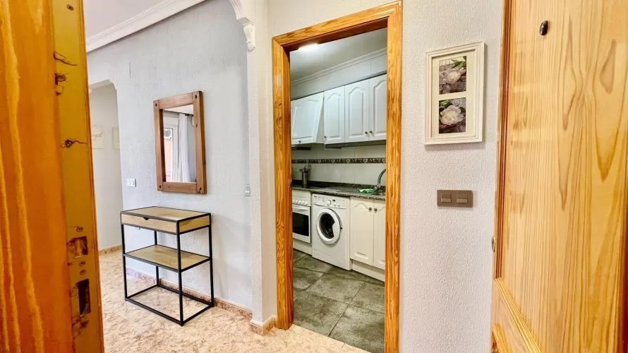 Apartment de 2 chambres à Torrevieja, Espagne No. 798 № 23