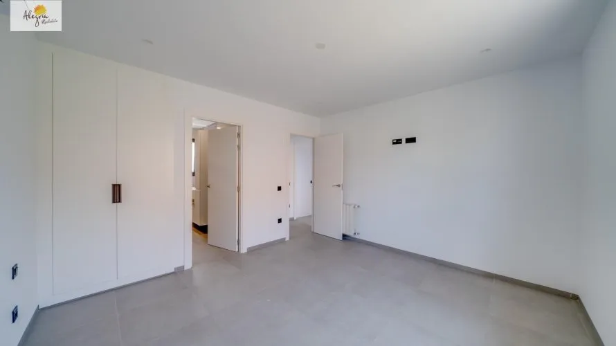 Villa de 5 chambres à Calpe, Espagne No. 329 № 11