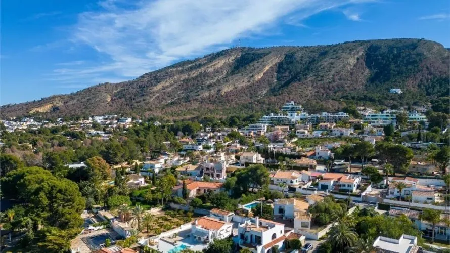 Villa de 4 chambres à Albir, Espagne No. 582 № 1