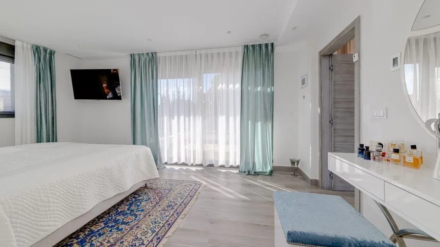 Villa de 461m² à Torrevieja, Espagne No. 656 № 4