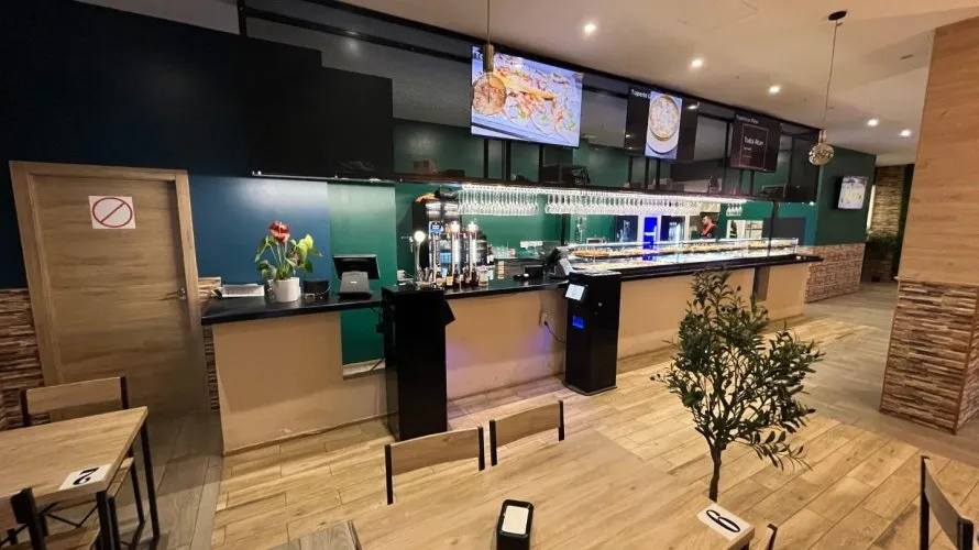 Commercial property de 347m² à Benidorm, Espagne No. 373 № 4