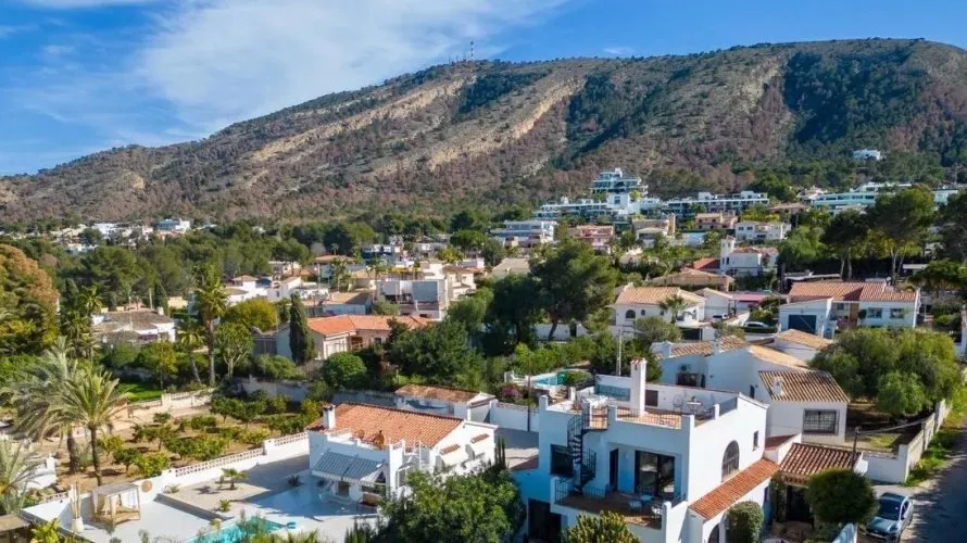 Villa de 4 chambres à Albir, Espagne No. 582 № 3