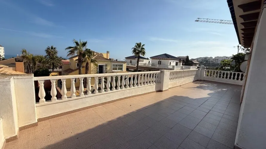 House de 3 chambres à Torrevieja, Espagne No. 719 № 18