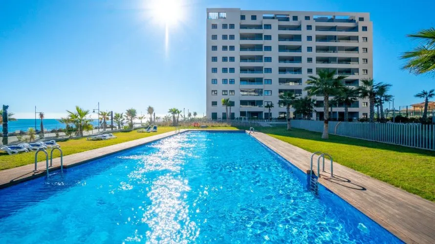 Penthouse de 3 chambres à Torrevieja, Espagne No. 690 № 3