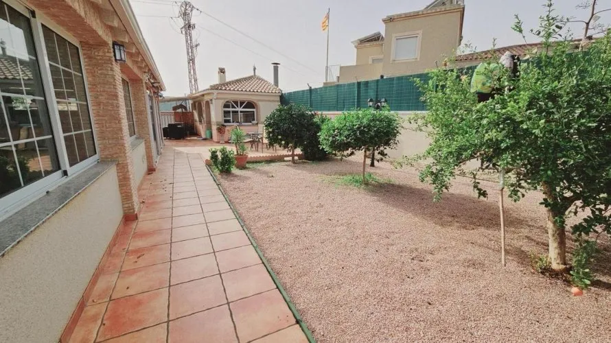 Villa de 5 chambres à Torrevieja, Espagne No. 507 № 2