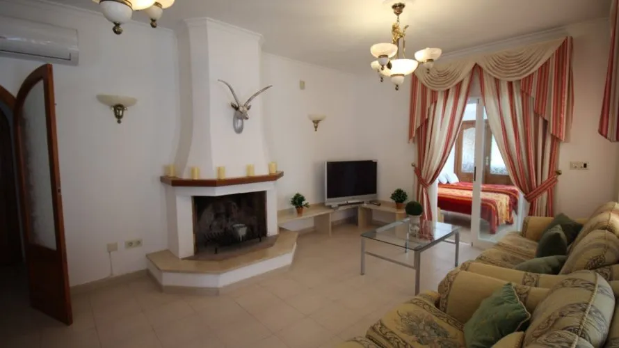 Villa de 5 chambres à Calpe, Espagne No. 238 № 1