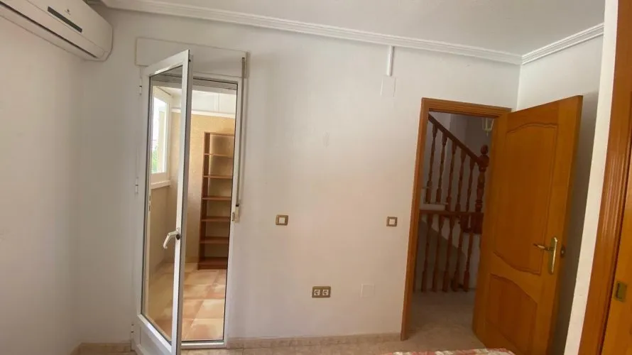 House de 3 chambres à Torrevieja, Espagne No. 777 № 12