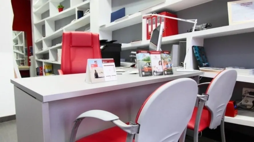 Commercial property de 80m² à Benidorm, Espagne No. 223 № 3