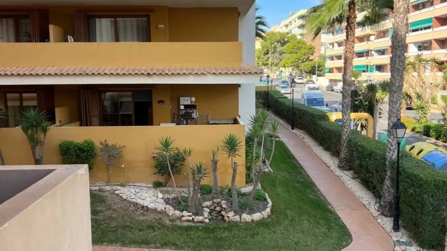 Apartment de 2 chambres à Torrevieja, Espagne No. 123 № 23