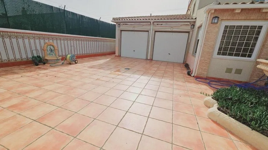 Villa de 5 chambres à Torrevieja, Espagne No. 507 № 4