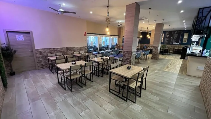 Commercial property de 347m² à Benidorm, Espagne No. 373 № 7