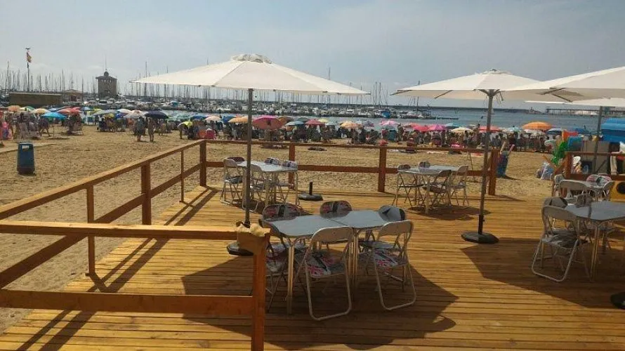 Commercial property de 400m² à Torrevieja, Espagne No. 400 № 12