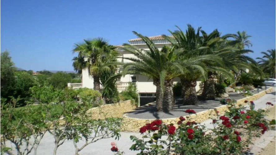 Villa de 5 chambres à L'Alfàs del Pi, Espagne No. 352 № 3