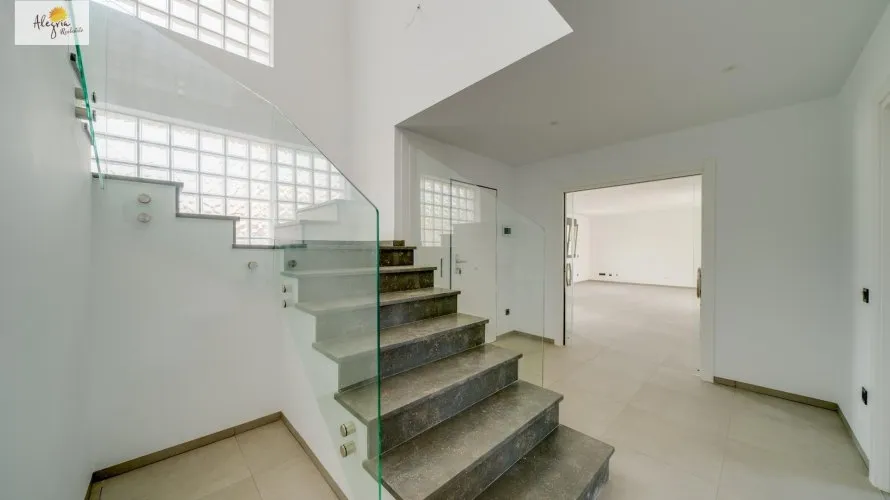 Villa de 5 chambres à Calpe, Espagne No. 329 № 8