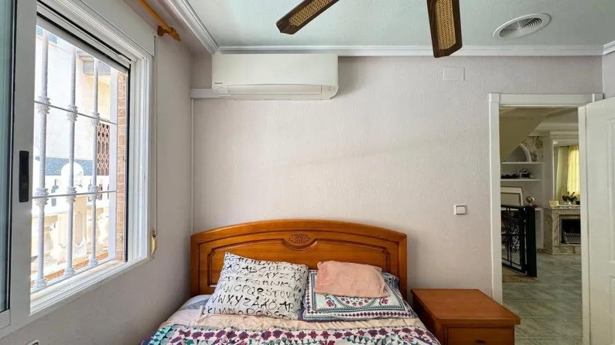 House de 3 chambres à Guardamar del Segura, Espagne No. 563 № 22