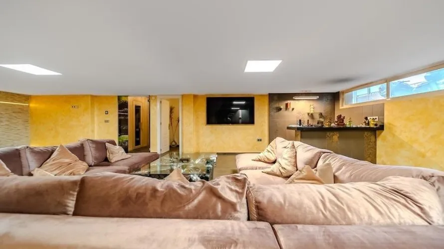Villa de 5 chambres à Torrevieja, Espagne No. 519 № 20