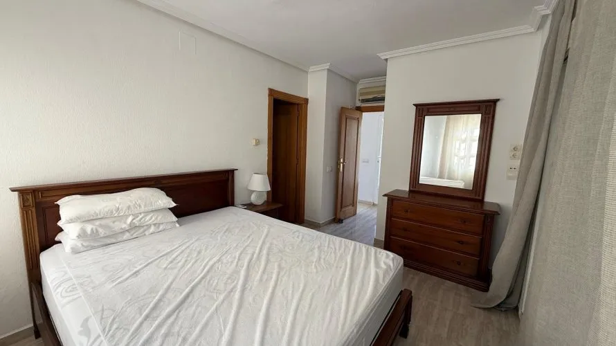 House de 3 chambres à Torrevieja, Espagne No. 719 № 14