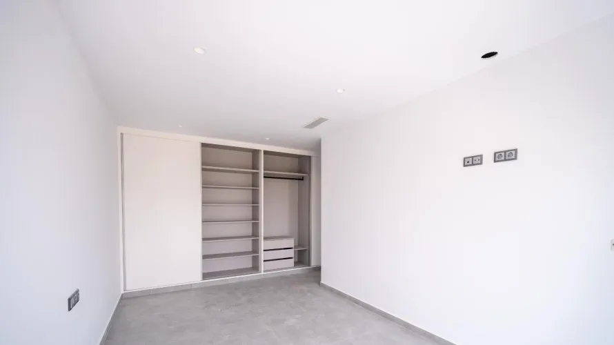 Villa de 3 chambres à Torrevieja, Espagne No. 297 № 2