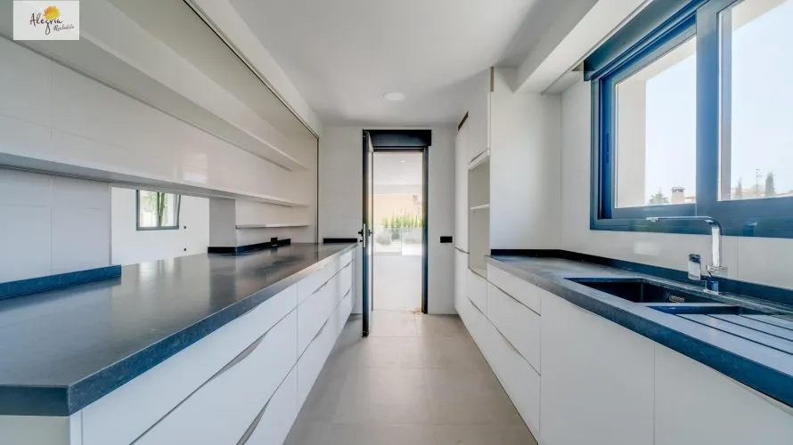 Villa de 5 chambres à Calpe, Espagne No. 329 № 18