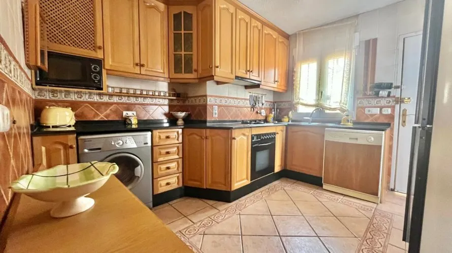 Apartment de 2 chambres à Torrevieja, Espagne No. 723 № 12