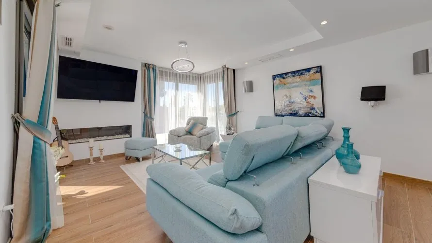 Villa de 461m² à Torrevieja, Espagne No. 656 № 24