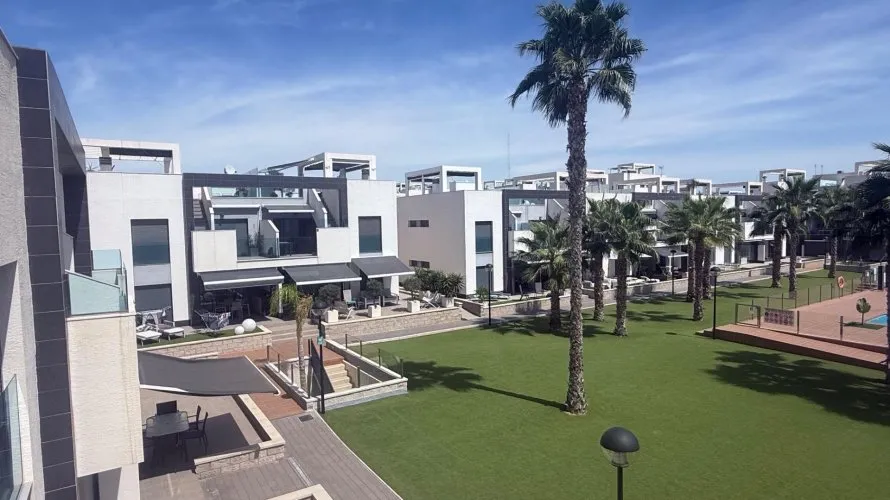 Bungalow de 160m² à Guardamar del Segura, Espagne No. 572 № 26