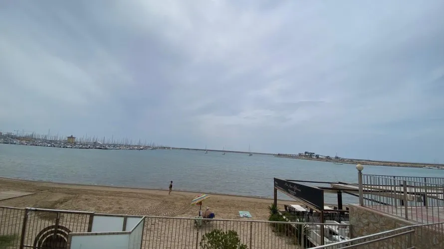 Apartment de 3 chambres à Torrevieja, Espagne No. 111 № 5