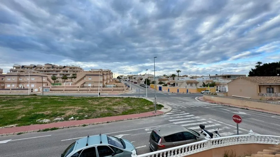 Apartment de 3 chambres à Torrevieja, Espagne No. 702 № 24