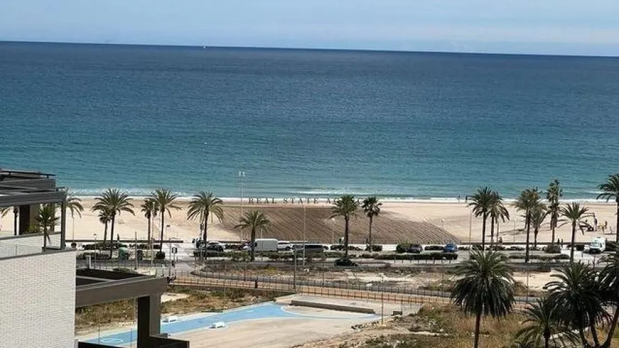 Penthouse de 3 chambres à Alicante, Espagne No. 648 № 1