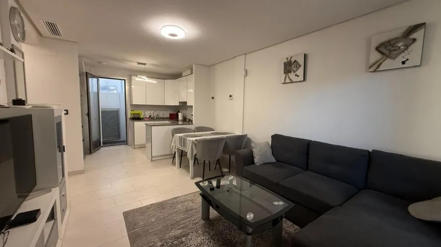 Apartment de 3 chambres à Torrevieja, Espagne No. 133 № 2