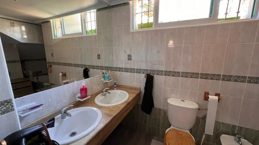 Villa de 480m² à Benidorm, Espagne No. 465 № 24