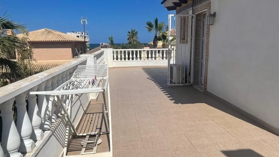 House de 5 chambres à Torrevieja, Espagne No. 569 № 4