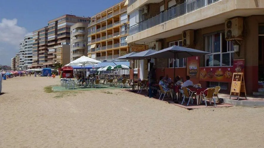 Commercial property de 400m² à Torrevieja, Espagne No. 400 № 15