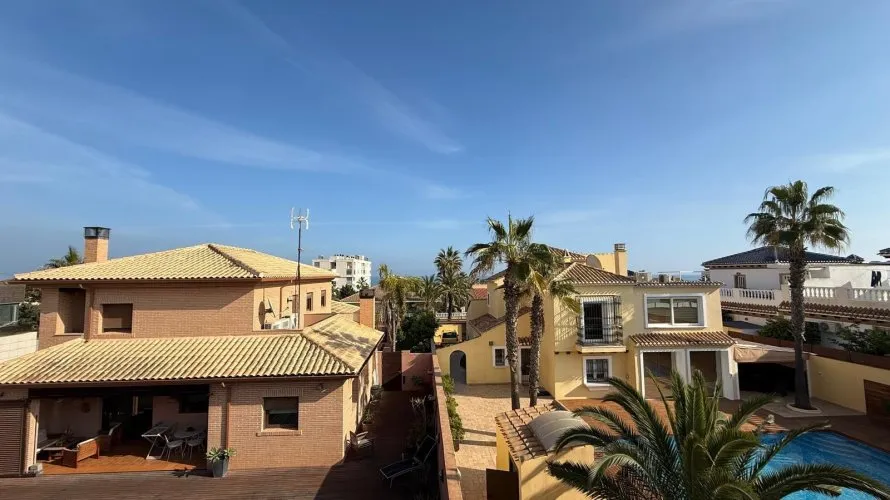 House de 3 chambres à Torrevieja, Espagne No. 719 № 19