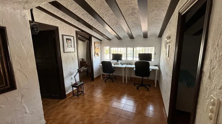 Villa de 4 chambres à Torrevieja, Espagne No. 516 № 10