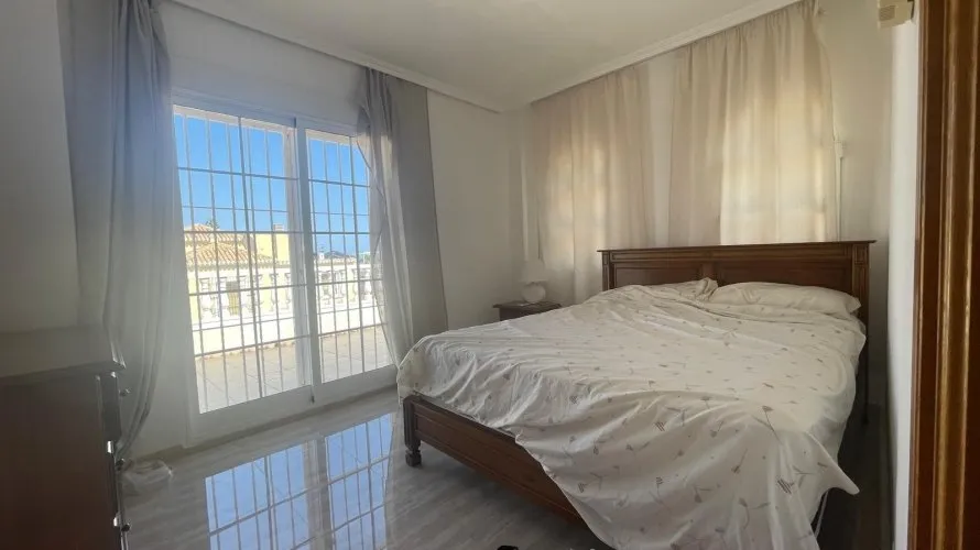 House de 5 chambres à Torrevieja, Espagne No. 569 № 16