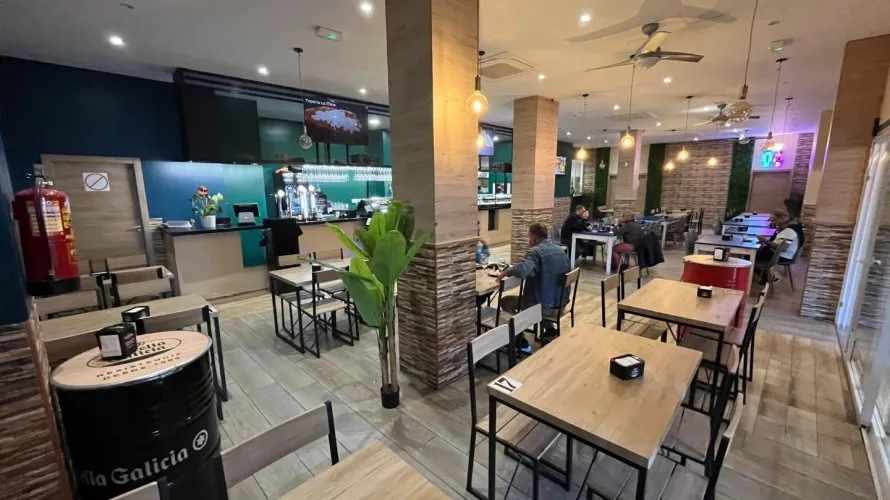 Commercial property de 347m² à Benidorm, Espagne No. 373 № 3