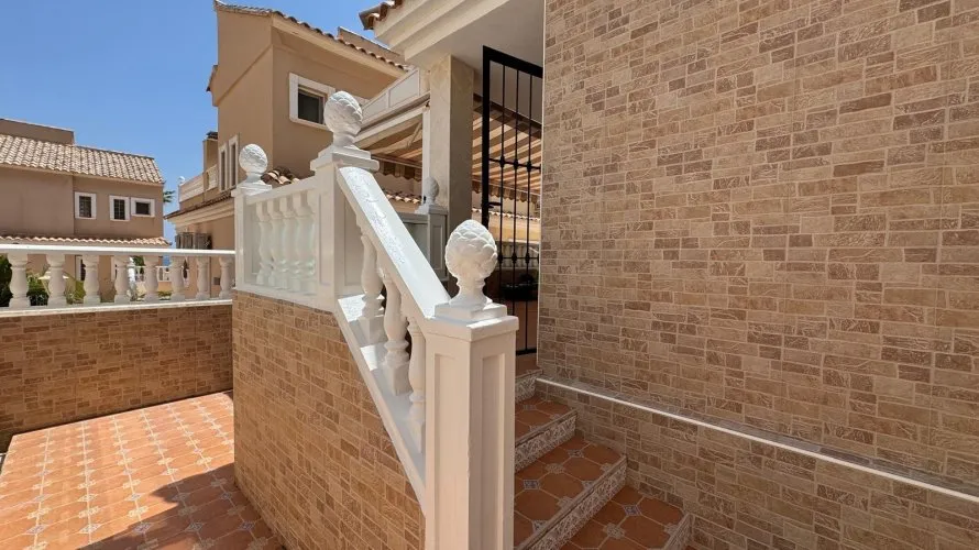 House de 3 chambres à Guardamar del Segura, Espagne No. 563 № 5