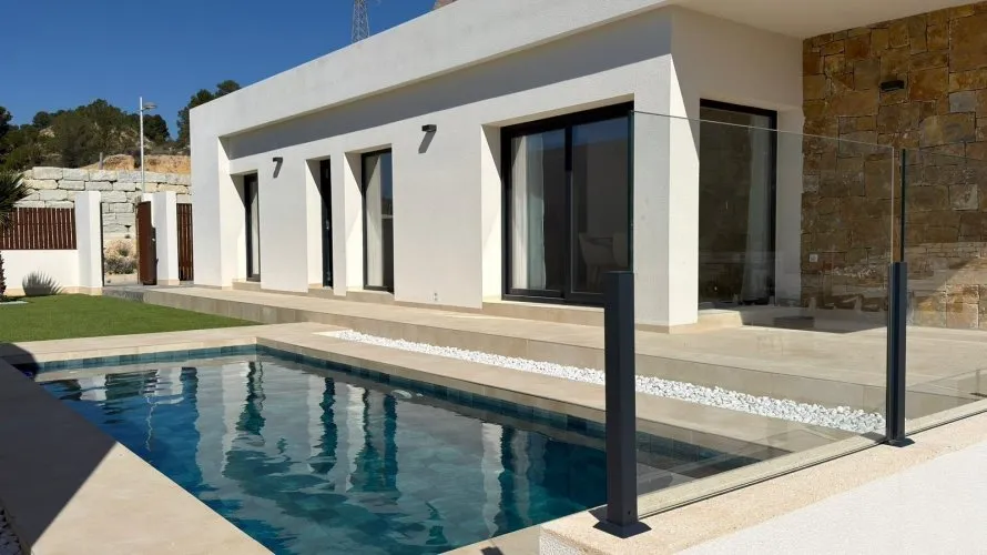 Villa de 3 chambres à Finestrat, Espagne No. 135 № 1
